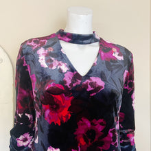 Load image into Gallery viewer, Roz &amp; Ali | Womens Black Velvet with Red and Purple Floral Print Dress | Size: 10
