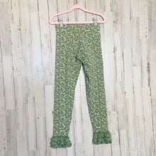 Load image into Gallery viewer, Matilda Jane | Girls Green Floral Print Ruffle Pants | Size: 10Y
