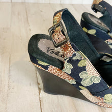 Load image into Gallery viewer, Very Volatile | Womens Black Floral Print Fabric Wooden Heel Wedge Sandals | Size: 8
