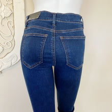 Load image into Gallery viewer, Ann Taylor | Womens Dark Wash The Skinny Ankle Jeans | Size: 6P

