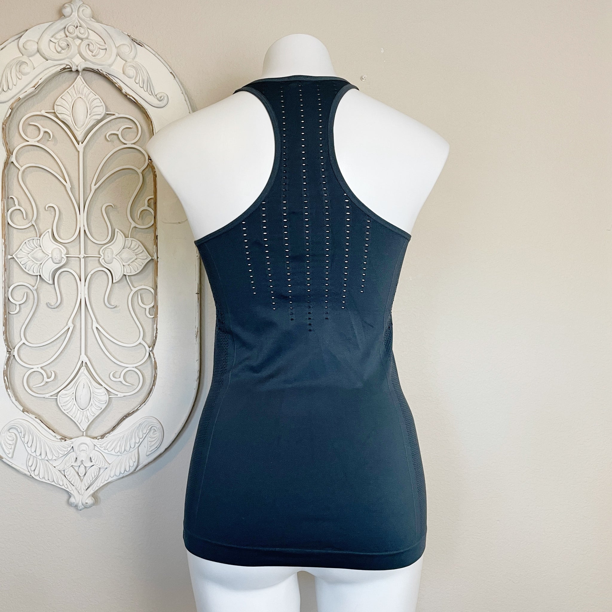 Fabletics, Tops, Fabletics Delta Seamless Tank Top