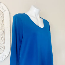 Load image into Gallery viewer, Chico&#39;s | Womens Baroque Blue 3/4 Sleeve Vee Neck Top with Tags | Size: M
