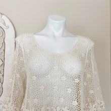 Load image into Gallery viewer, Women&#39;s Ivory 3/4 Sleeve Lace Top | Size: L

