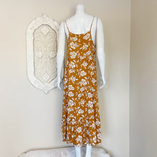 Load image into Gallery viewer, Day to Day | Women&#39;s Orange and White Floral Tiered Midi Dress | Size: L
