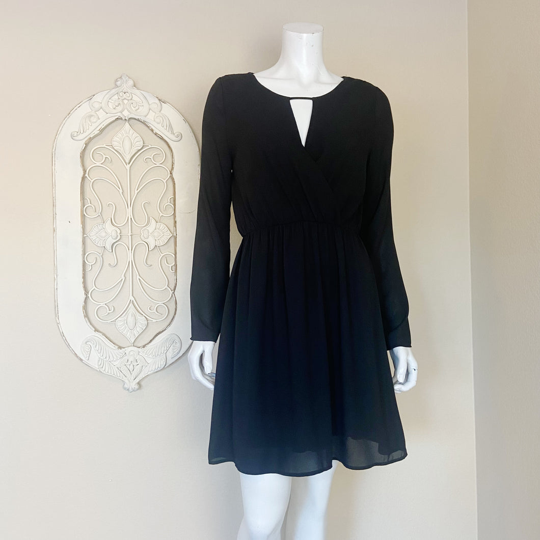 Everly | Women's Black Keyhole Front Long Sleeve Dress | Size: M