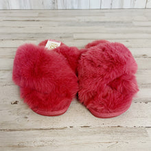 Load image into Gallery viewer, Flora | Women&#39;s Mauve Faux Fur Criss Cross Slippers with Tags | Size: 5-6
