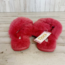 Load image into Gallery viewer, Flora | Women&#39;s Mauve Faux Fur Criss Cross Slippers with Tags | Size: 5-6
