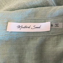 Load image into Gallery viewer, Mustard Seed | Womens Seafoam Green V Neck Short Sleeved Top | Size: S
